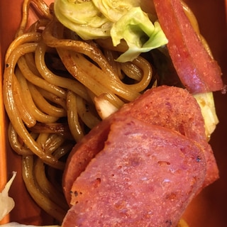 スパム入り！お好みソースで焼きそば